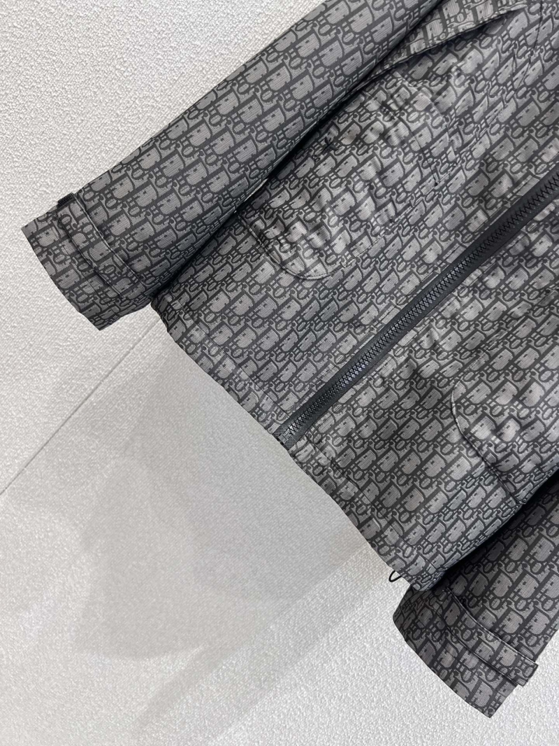 chr1st1an D10r outwear